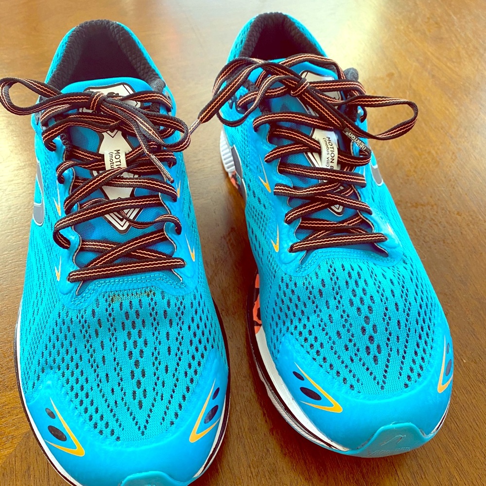 Men’s Newton Motion 8 Size  11.5
